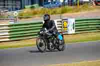 Vintage-motorcycle-club;eventdigitalimages;mallory-park;mallory-park-trackday-photographs;no-limits-trackdays;peter-wileman-photography;trackday-digital-images;trackday-photos;vmcc-festival-1000-bikes-photographs